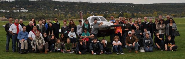 2013-10-20-dta-04--0273-mama-razzi-pano-002.jpg