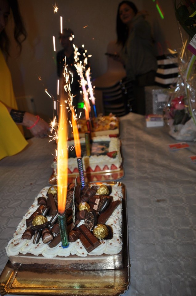 2019-15-15-(00h28)-dsc-1072-(mama-razzi).jpg