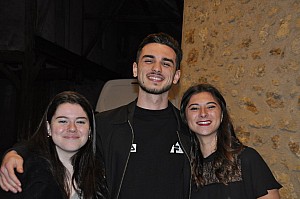 2019-05-04-(20h41)-dsc-0213-(mama-razzi).jpg 2019-05-04-(20h41)-dsc-0213-(mama-razzi).jpg