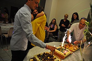 2019-15-15-(00h27)-dsc-1063-(mama-razzi).jpg 2019-15-15-(00h27)-dsc-1063-(mama-razzi).jpg