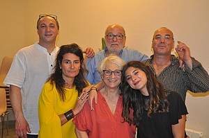 2019-15-15-(00h52)-dsc-1114-(mama-razzi).jpg 2019-15-15-(00h52)-dsc-1114-(mama-razzi).jpg