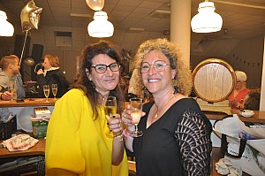 2019-15-15-(00h56)-dsc-1121-(mama-razzi).jpg 2019-15-15-(00h56)-dsc-1121-(mama-razzi).jpg