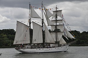 2019-06-16-(15h10)-armada-(mama-razzi)-0164.jpg 2019-06-16-(15h10)-armada-(mama-razzi)-0164.jpg