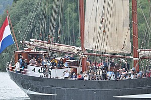2019-06-16-(15h14)-armada-(mama-razzi)-0177.jpg 2019-06-16-(15h14)-armada-(mama-razzi)-0177.jpg