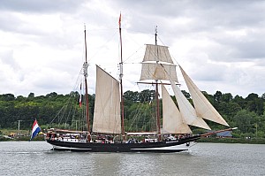 2019-06-16-(15h15)-armada-(mama-razzi)-0179.jpg 2019-06-16-(15h15)-armada-(mama-razzi)-0179.jpg