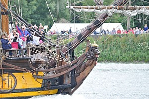2019-06-16-(15h34)-armada-(mama-razzi)-0236.jpg 2019-06-16-(15h34)-armada-(mama-razzi)-0236.jpg