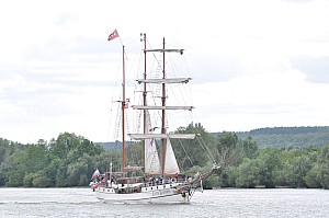 2019-06-16-(15h36)-armada-(mama-razzi)-0245.jpg 2019-06-16-(15h36)-armada-(mama-razzi)-0245.jpg