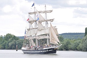 2019-06-16-(15h54)-armada-(mama-razzi)-0280.jpg 2019-06-16-(15h54)-armada-(mama-razzi)-0280.jpg