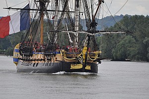 2019-06-16-(15h58)-armada-(mama-razzi)-0305.jpg 2019-06-16-(15h58)-armada-(mama-razzi)-0305.jpg