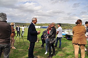 2019-10-13-(13h42)-dsc-0241-DTA-10-(mama-razzi).jpg 2019-10-13-(13h42)-dsc-0241-DTA-10-(mama-razzi).jpg