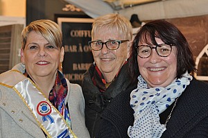 2019-11-09-(18h44)-dsc-0447-(mama-razzi).jpg 2019-11-09-(18h44)-dsc-0447-(mama-razzi).jpg