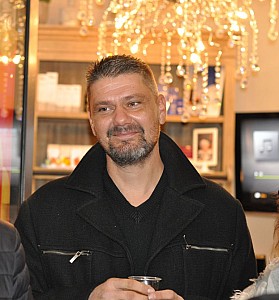 2019-11-09-(18h59)-dsc-0520-(mama-razzi).jpg 2019-11-09-(18h59)-dsc-0520-(mama-razzi).jpg