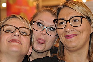 2019-11-09-(19h07)-dsc-0557-(mama-razzi).jpg 2019-11-09-(19h07)-dsc-0557-(mama-razzi).jpg