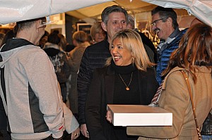 2019-11-09-(19h11)-dsc-0585-(mama-razzi).jpg 2019-11-09-(19h11)-dsc-0585-(mama-razzi).jpg