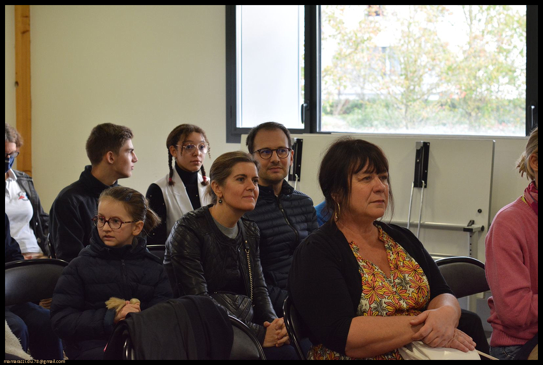 2022-11-19-(14h57m06s)-dsc_0049-mama-razzi-encadre.jpg