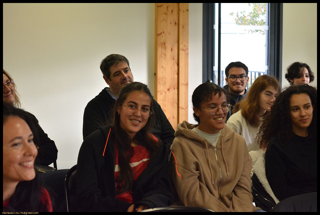 2022-11-19-(14h57m10s)-dsc_0051-mama-razzi-encadre.jpg