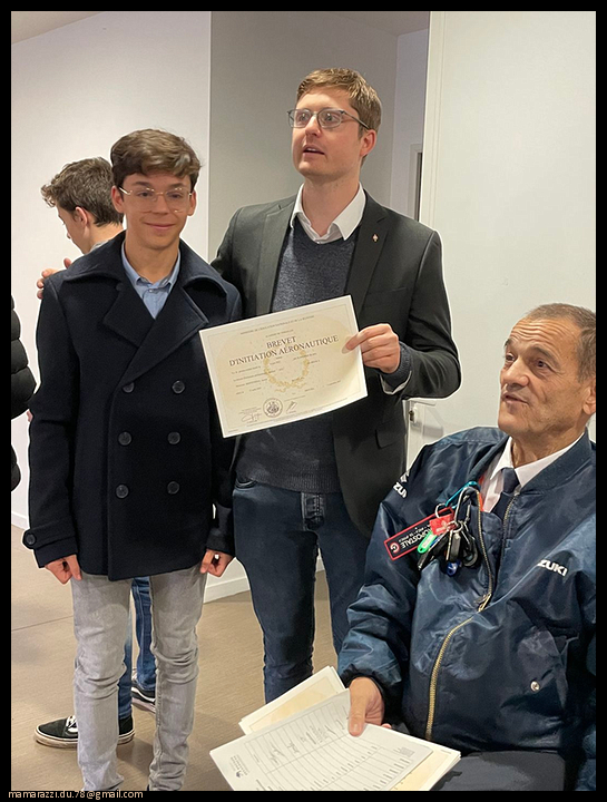 2022-11-19-(17h44m14s)-IMG_6514-iphone-mama-razzi-encadre.jpg