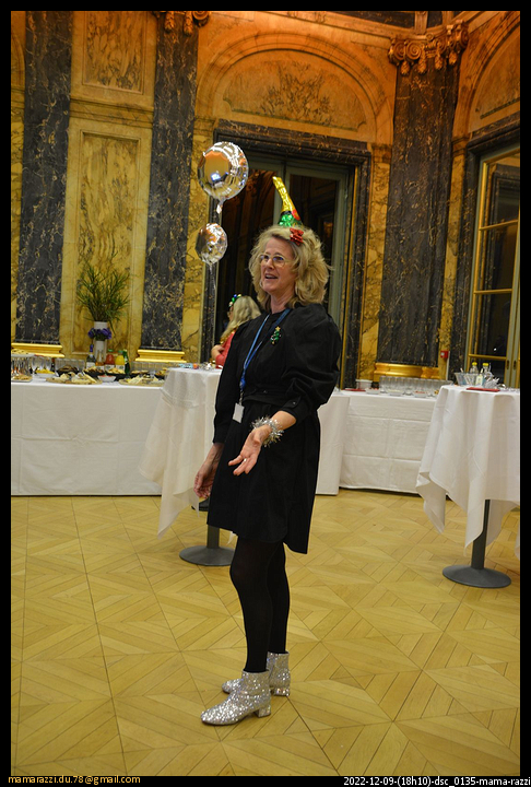 2022-12-09-(18h10)-dsc_0135-mama-razzi-encadre.jpg
