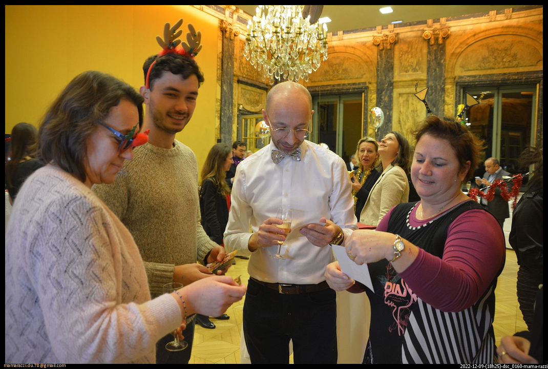 2022-12-09-(18h25)-dsc_0160-mama-razzi-encadre.jpg