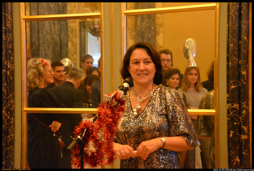 2022-12-09-(19h15)-dsc_0266-mama-razzi-encadre.jpg