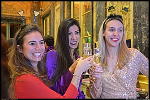 2022-12-09-(18h50)-dsc_0223-mama-razzi-encadre.jpg 2022-12-09-(18h50)-dsc_0223-mama-razzi-encadre.jpg