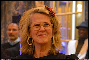 2022-12-09-(19h31)-dsc_0338-mama-razzi-encadre.jpg 2022-12-09-(19h31)-dsc_0338-mama-razzi-encadre.jpg