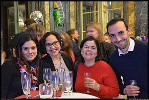 2022-12-09-(19h54)-dsc_0403-mama-razzi-encadre.jpg 2022-12-09-(19h54)-dsc_0403-mama-razzi-encadre.jpg
