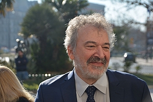 01-2023-02-13-(14h22m)-DSC_0021a-mama-razzi.JPG