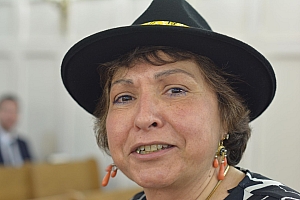 05-2023-03-12-(11h13m)-dsc_0006-mama-razzi.jpg
