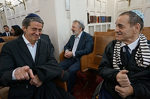 05-2023-03-12-(11h20m)-dsc02168-sony-mama-razzi.jpg