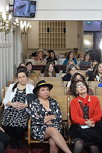 05-2023-03-12-(11h47m)-dsc_0083-mama-razzi.jpg