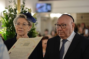 06-2023-03-12-(11h58m)-dsc_0110-mama-razzi.jpg