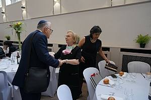 08-2023-03-12-(12h20m)-dsc02342-sony-mama-razzi.jpg