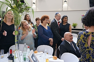 09-2023-03-12-(13h34m)-dsc02370-sony-mama-razzi.jpg
