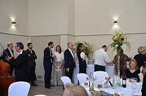 11-2023-03-12-(14h04m)-dsc_0293-mama-razzi.jpg