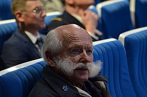 2023-03-17-(19h30m)-dsc_0602-mama-razzi.jpg 2023-03-17-(19h30m)-dsc_0602-mama-razzi.jpg