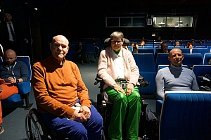 2023-03-17-(20h40m)-dsc02756-sony-mama-razzi.jpg 2023-03-17-(20h40m)-dsc02756-sony-mama-razzi.jpg