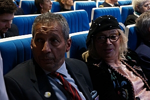 2023-03-17-(21h44m)-dsc02806-sony-mama-razzi.jpg 2023-03-17-(21h44m)-dsc02806-sony-mama-razzi.jpg