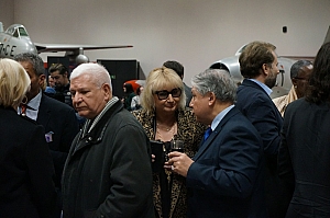 2023-03-17-(22h20m)-dsc02893-sony-mama-razzi.jpg 2023-03-17-(22h20m)-dsc02893-sony-mama-razzi.jpg