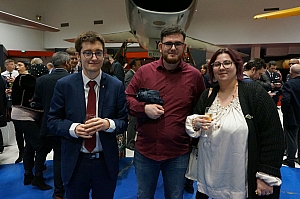 2023-03-17-(22h27m)-dsc02912-sony-mama-razzi.jpg 2023-03-17-(22h27m)-dsc02912-sony-mama-razzi.jpg