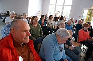 2023-04-21-(19h38m)-dsc03159-mama-razzi.jpg 2023-04-21-(19h38m)-dsc03159-mama-razzi.jpg