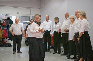 2023-04-21-(21h14m)-dsc03233-mama-razzi.jpg 2023-04-21-(21h14m)-dsc03233-mama-razzi.jpg