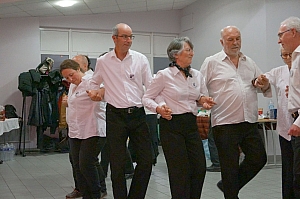 2023-04-21-(21h20m)-dsc03257-mama-razzi.jpg 2023-04-21-(21h20m)-dsc03257-mama-razzi.jpg