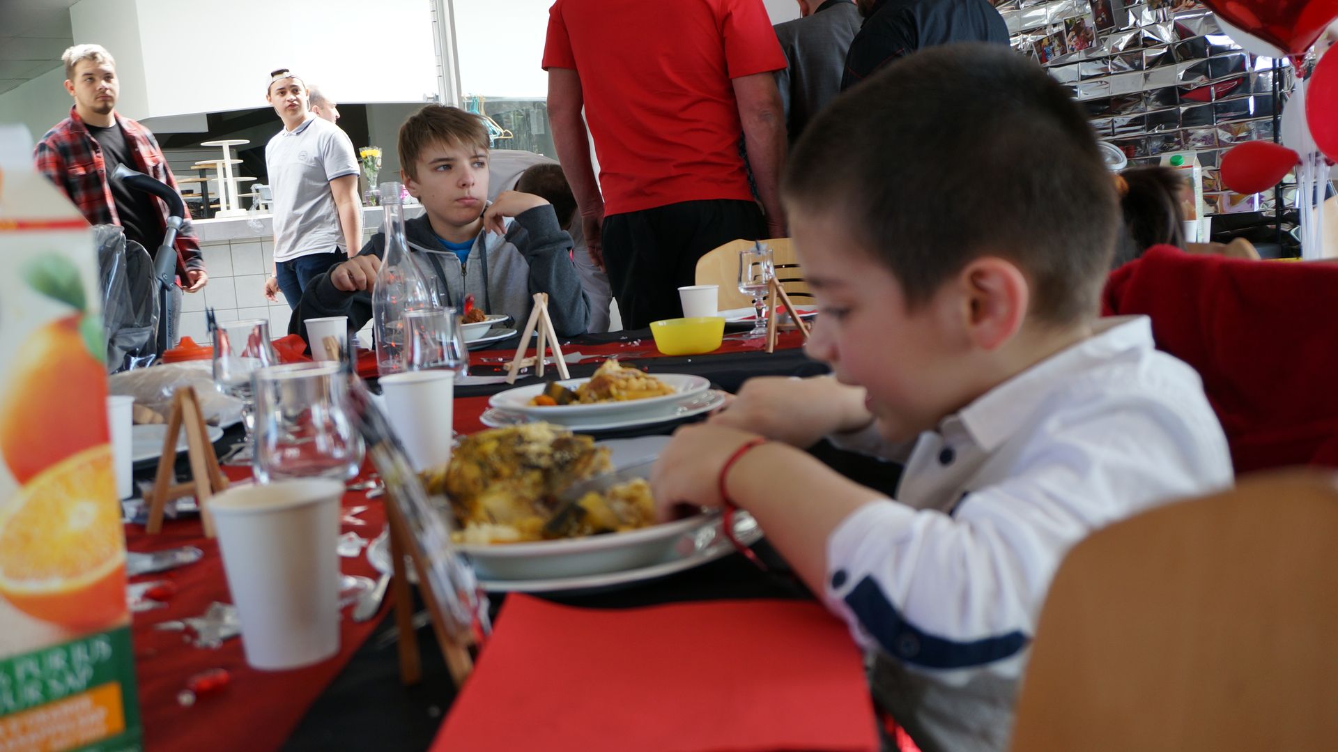 2023-05-18-(15h49m)-dsc04171-mama-razzi.jpg