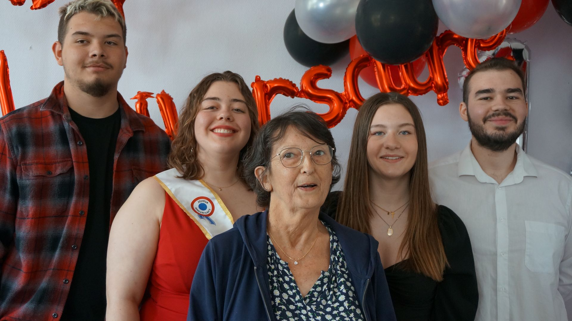 2023-05-18-(15h51m)-dsc04181-mama-razzi.jpg