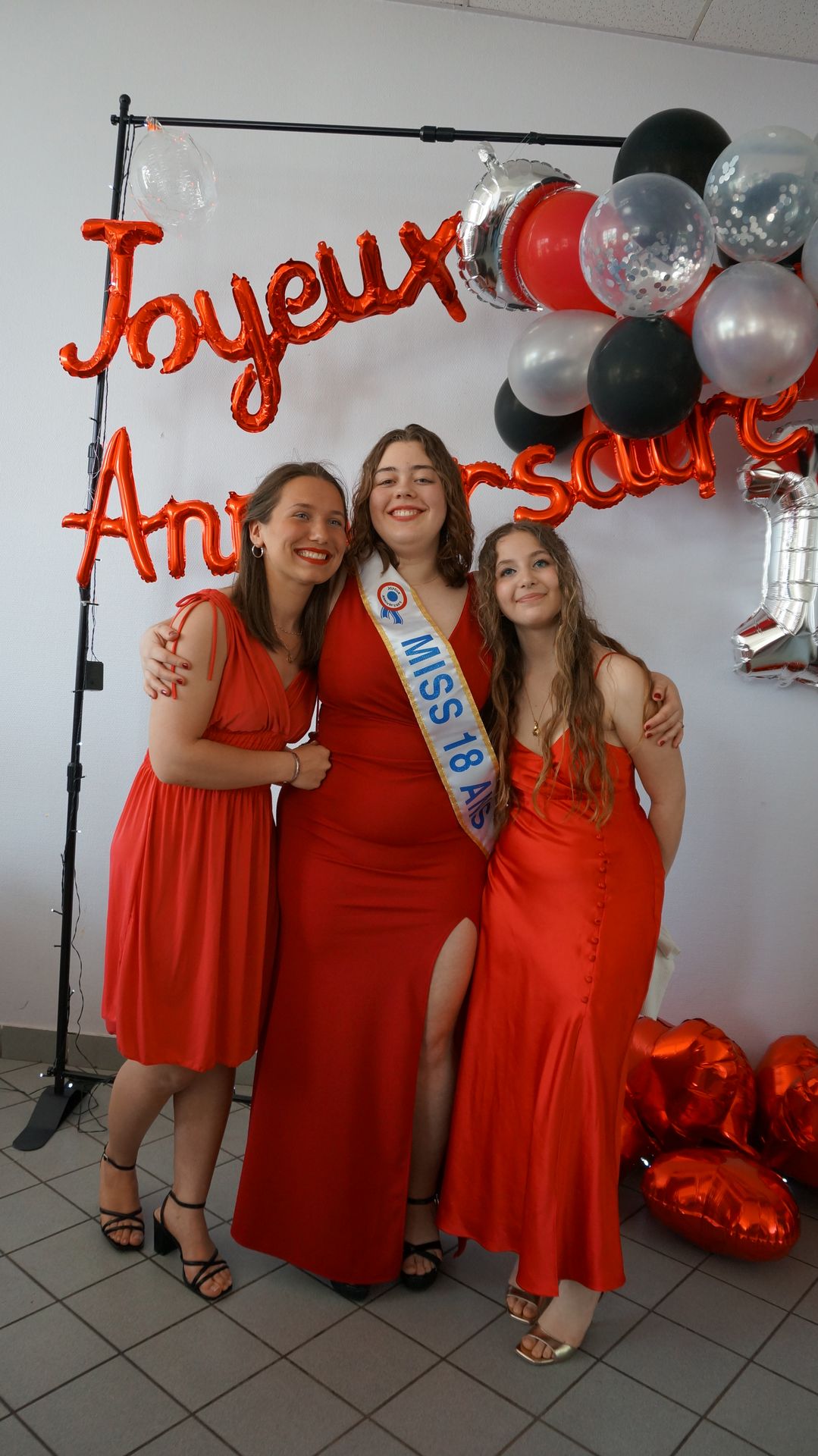 2023-05-18-(15h51m)-dsc04183-mama-razzi.jpg