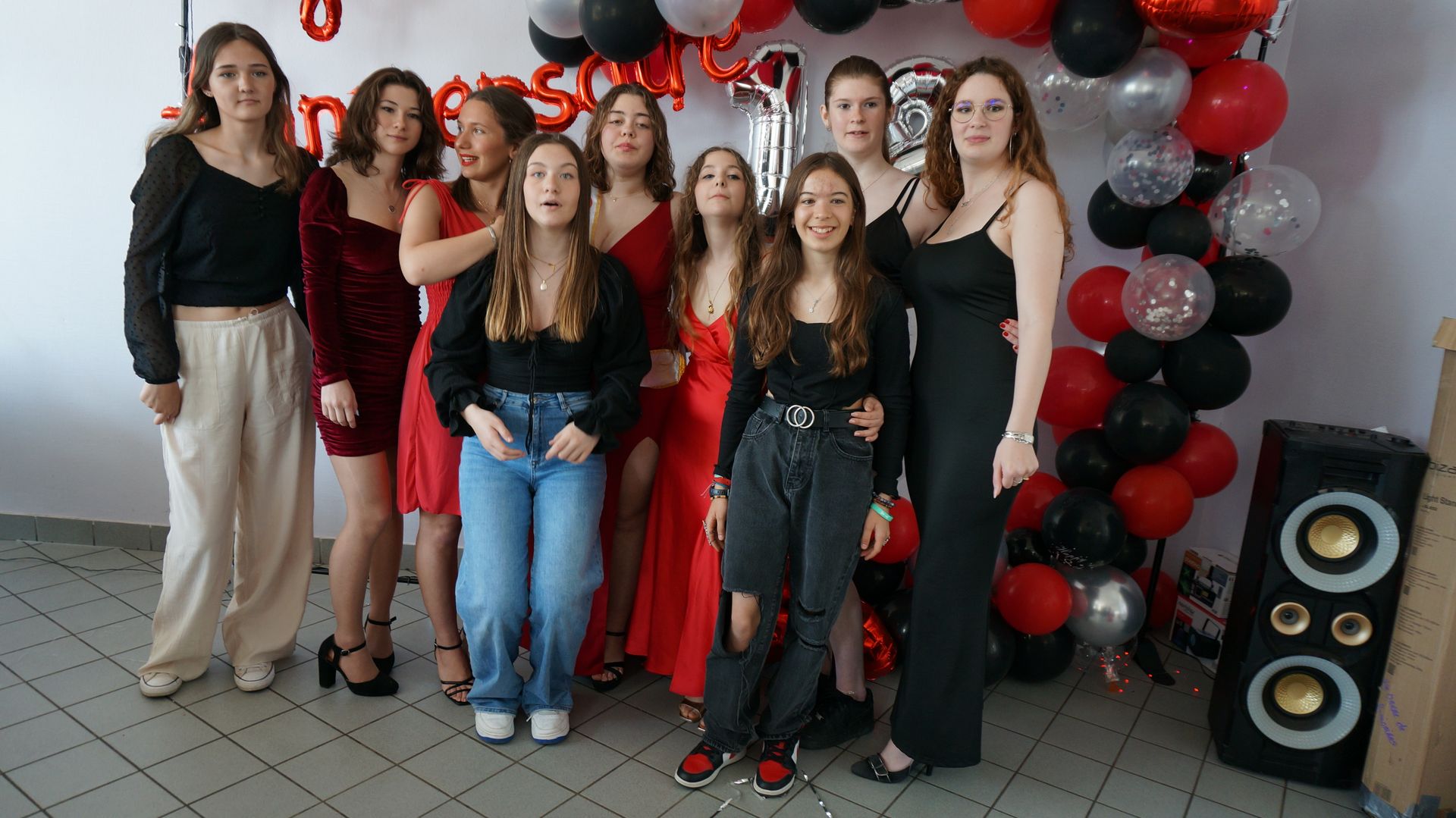 2023-05-18-(15h53m)-dsc04192-mama-razzi.jpg
