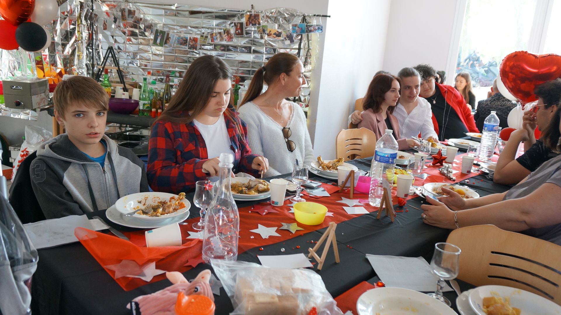 2023-05-18-(16h40m)-dsc04233-mama-razzi.jpg
