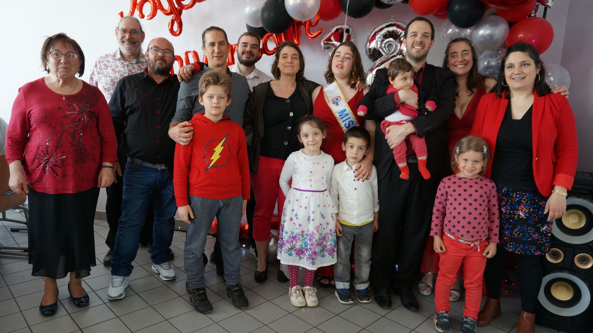 2023-05-18-(16h52m)-dsc04244-mama-razzi.jpg
