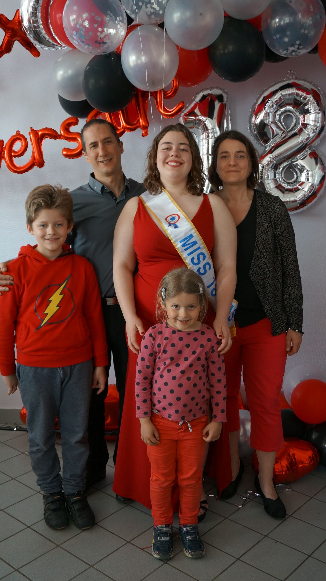 2023-05-18-(16h54m)-dsc04252-mama-razzi.jpg